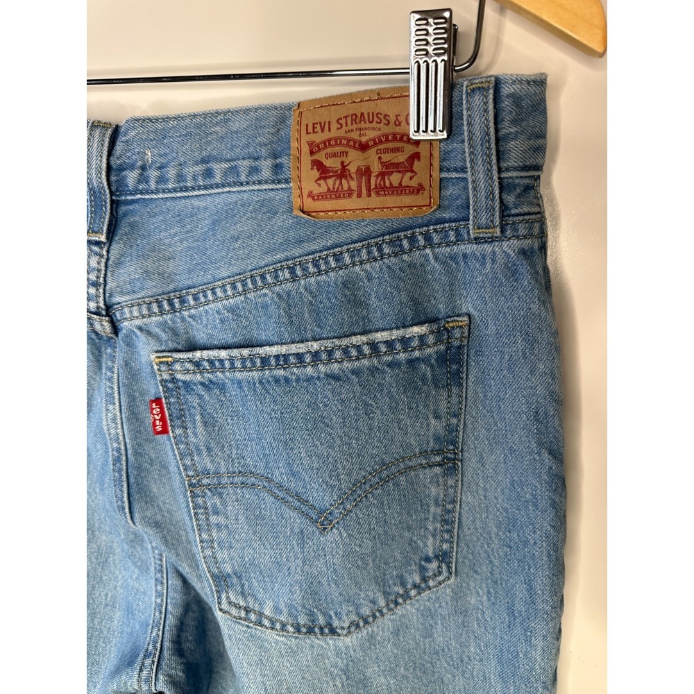 Levi's Low Pro Straight Jeans Women's Size 29 Light Wash Blue Denim Relaxed EUC - Picture 11 of 14